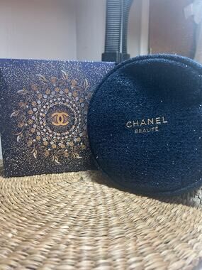 Chanel Beaute Navy Tweed Round Makeup Bag Holiday Limited Edition NEW in Box